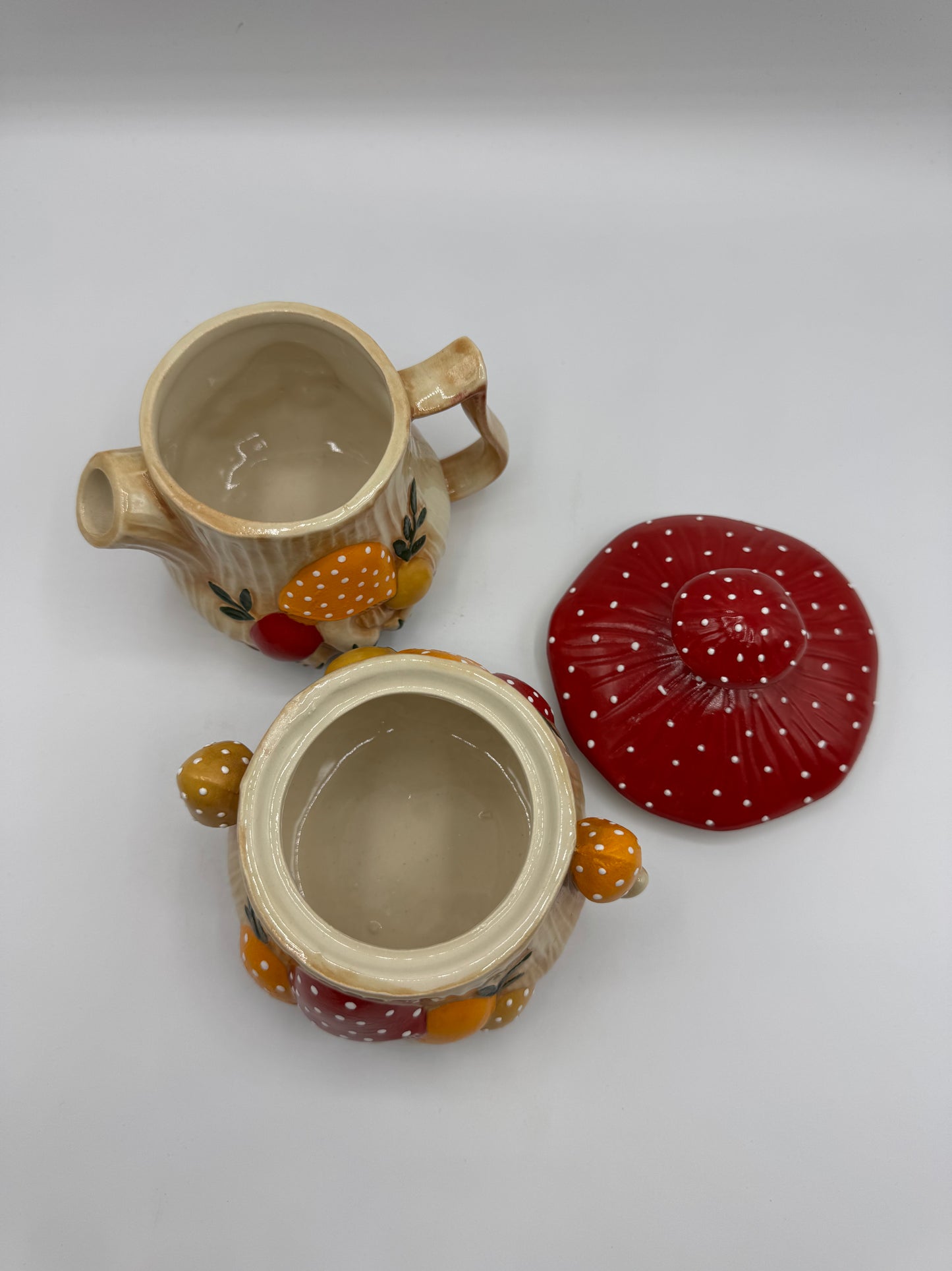 Arnel Mushroom Cream & Sugar set