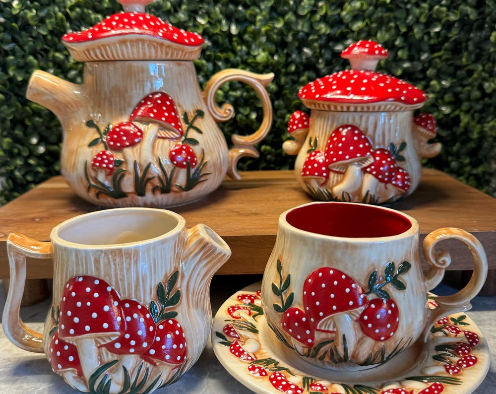 Arnel Mushroom Red Tea Set